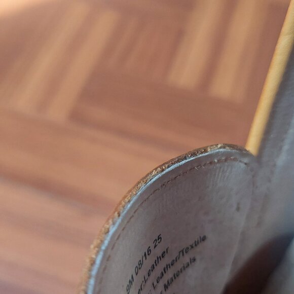 Banana Republic Men’s Dellbrook Penny Loafers – Tan Leather, Size 9M - Picture 3 of 4